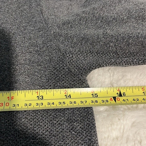 Zyia active long sleeve shirt size small - Picture 5 of 6